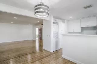 Photo #3: 6039804 Listing