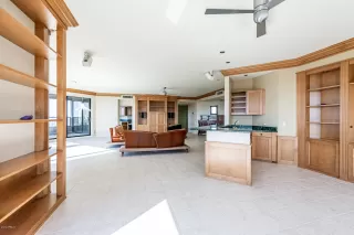 Photo #6: 6039898 Listing