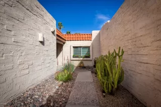 Photo #1: 6040153 Listing 