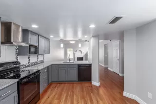 Photo #4: 6040153 Listing 