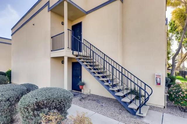 MLS: 6040165 Condo For Sale