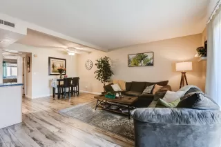 Photo #2: 6040165 Listing 