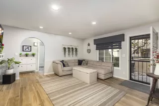 Photo #3: 6040331 Listing