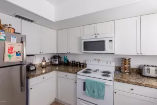 Photo #3: 6040366 Listing