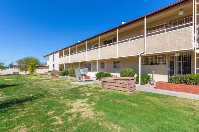 MLS: 6040811 Condo For Sale