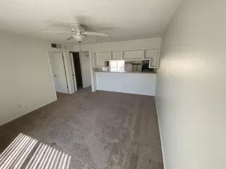 Photo #6: 6040879 Listing