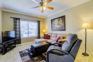 Photo #6: 6041508 Listing