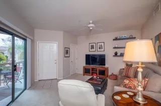 Photo #6: 6041535 Listing