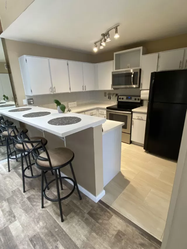 MLS: 6041789 Condo For Sale