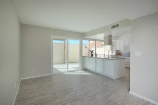 Photo #5: 6041796 Listing