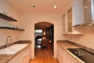 Photo #5: 6041900 Listing