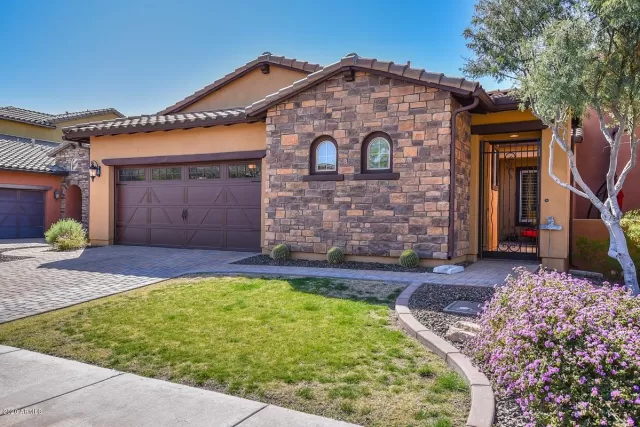 MLS: 6041946 Condo For Sale