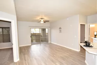 Photo #5: 6042307 Listing 