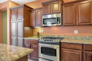 Photo #2: 6042325 Listing