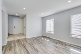 Photo #5: 6042329 Listing