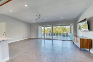 Photo #4: 6042630 Listing