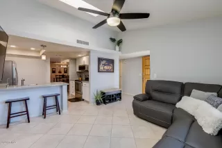 Photo #4: 6042790 Listing