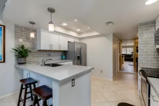 Photo #6: 6042790 Listing