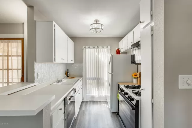 MLS: 6042816 Condo For Sale