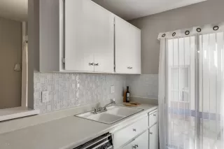 Photo #4: 6042816 Listing