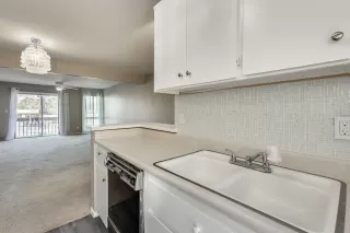 Photo #6: 6042816 Listing