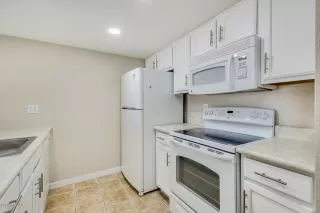 Photo #5: 6042971 Listing