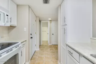 Photo #6: 6042971 Listing