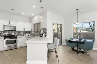 Photo #5: 6043127 Listing