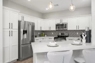 Photo #6: 6043127 Listing