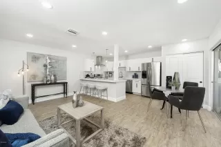 Photo #1: 6043149 Listing 