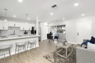 Photo #2: 6043149 Listing 