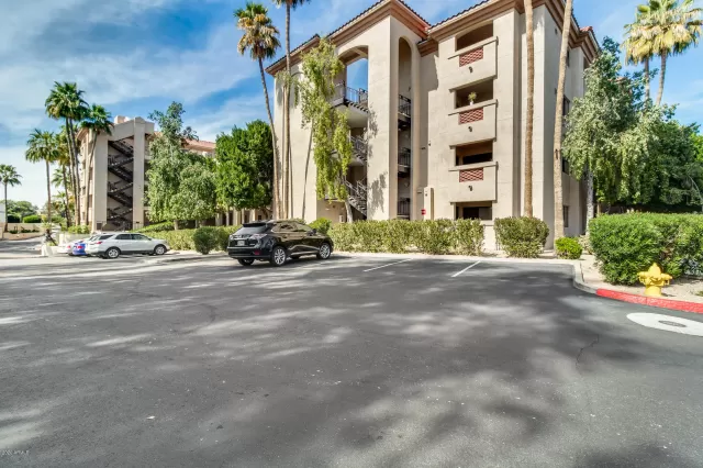 MLS: 6043538 Condo For Sale