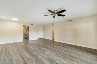 Photo #5: 6043580 Listing