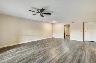 Photo #6: 6043580 Listing