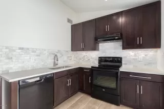 Photo #3: 6043620 Listing