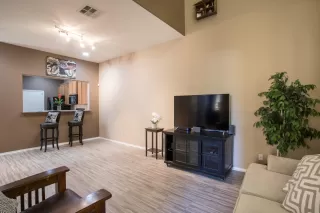 Photo #5: 6043629 Listing