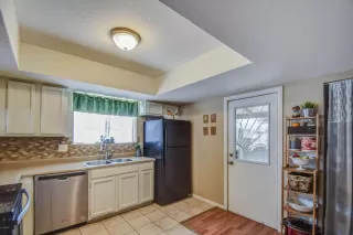 Photo #2: 6043905 Listing