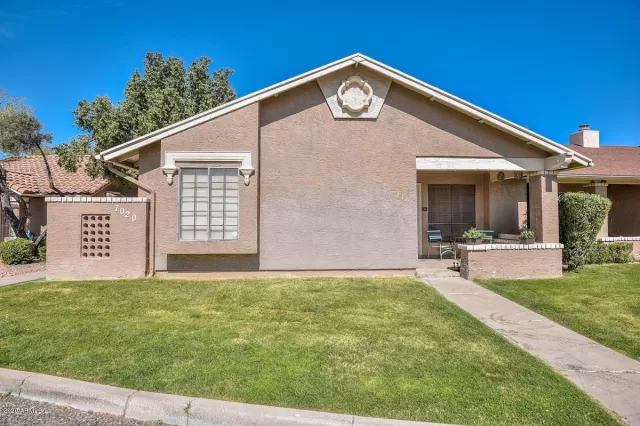 MLS: 6044289 Condo For Sale