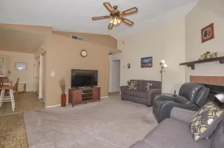 Photo #5: 6044289 Listing