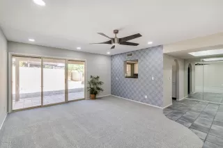 Photo #6: 6044409 Listing