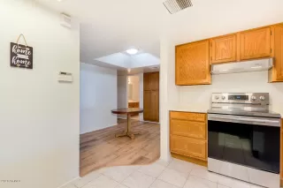 Photo #5: 6044446 Listing