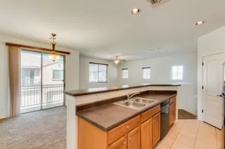 Photo #6: 6044532 Listing