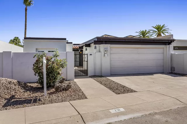 MLS: 6044805 Condo For Sale