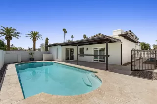 Photo #4: 6044805 Listing