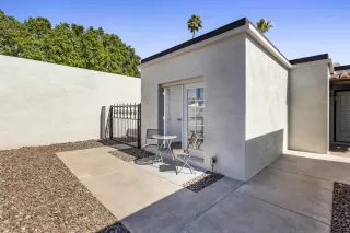 Photo #5: 6044805 Listing