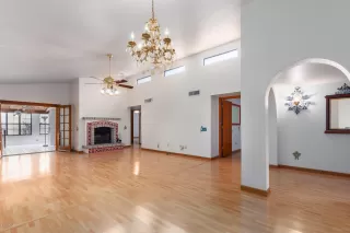 Photo #3: 6044886 Listing