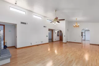 Photo #4: 6044886 Listing