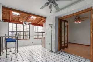 Photo #5: 6044886 Listing