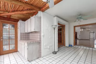 Photo #6: 6044886 Listing