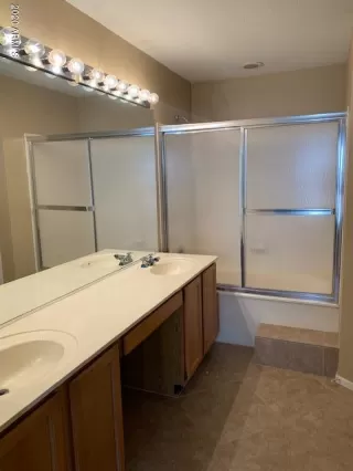 Photo #6: 6045458 Listing